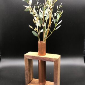 accessoire de decoration de table en bois vase cuivre et bois style minimaliste fait main made in france